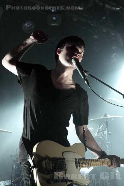 WHITE LIES - 2009-03-09 - PARIS - La Maroquinerie - 